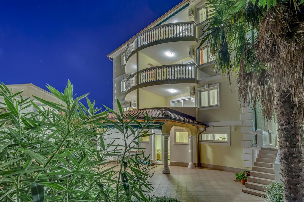 Apartments Villa Maria Crikvenica Exterior photo
